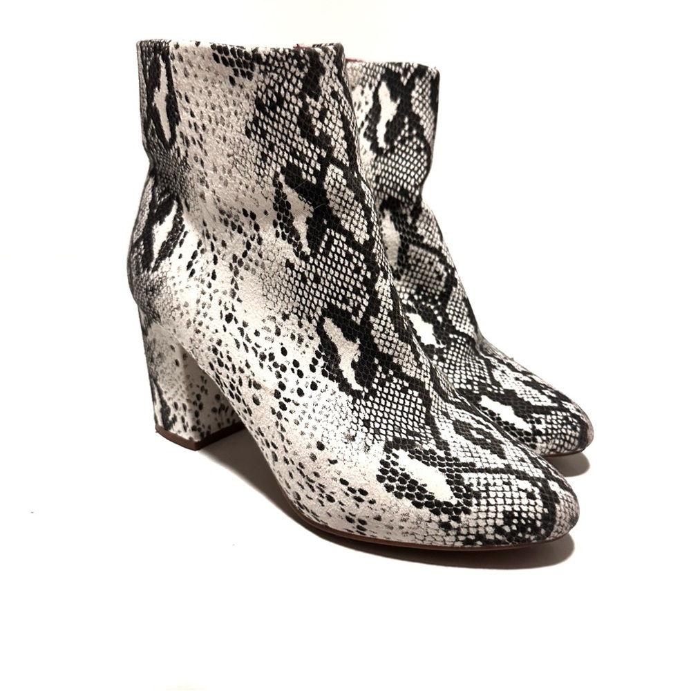 Band of Gypsies Andrea Pillar Heel Ankle Booties